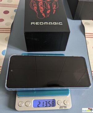 05 REDMAGIC 6R PESO CON LA FUNDA.jpg